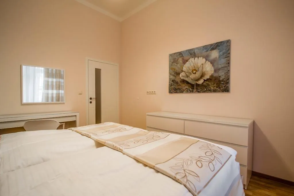 Bourgeois Apartment In Cultural Heritage Building By Ruterra Prague