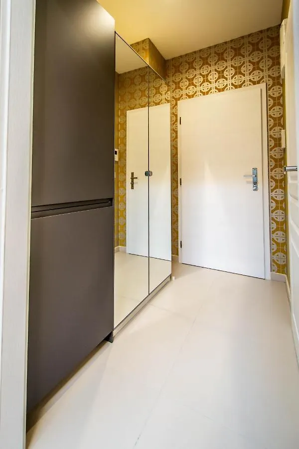 Bourgeois Apartment In Cultural Heritage Building By Ruterra Prague Czech Republic