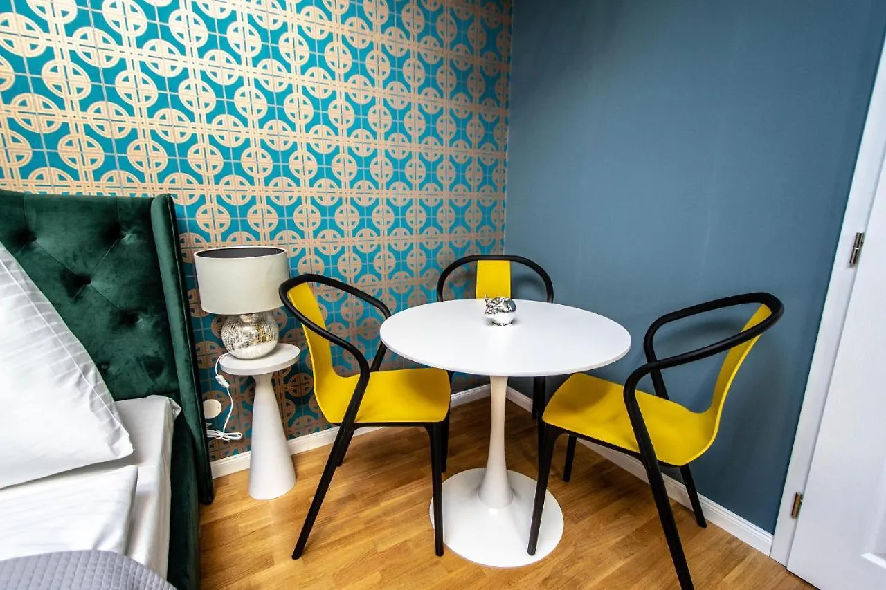 Bourgeois Apartment In Cultural Heritage Building By Ruterra Prague