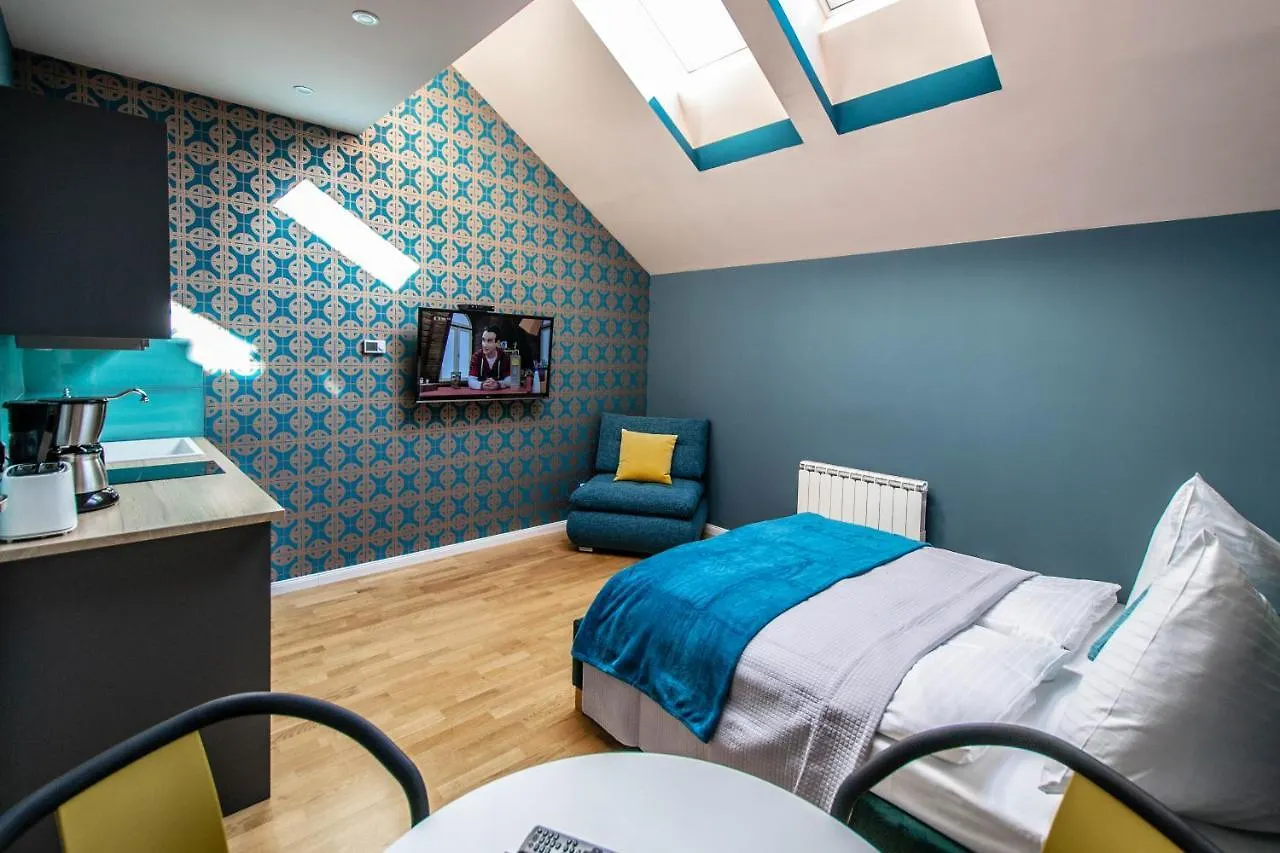 Bourgeois Apartment In Cultural Heritage Building By Ruterra Praha