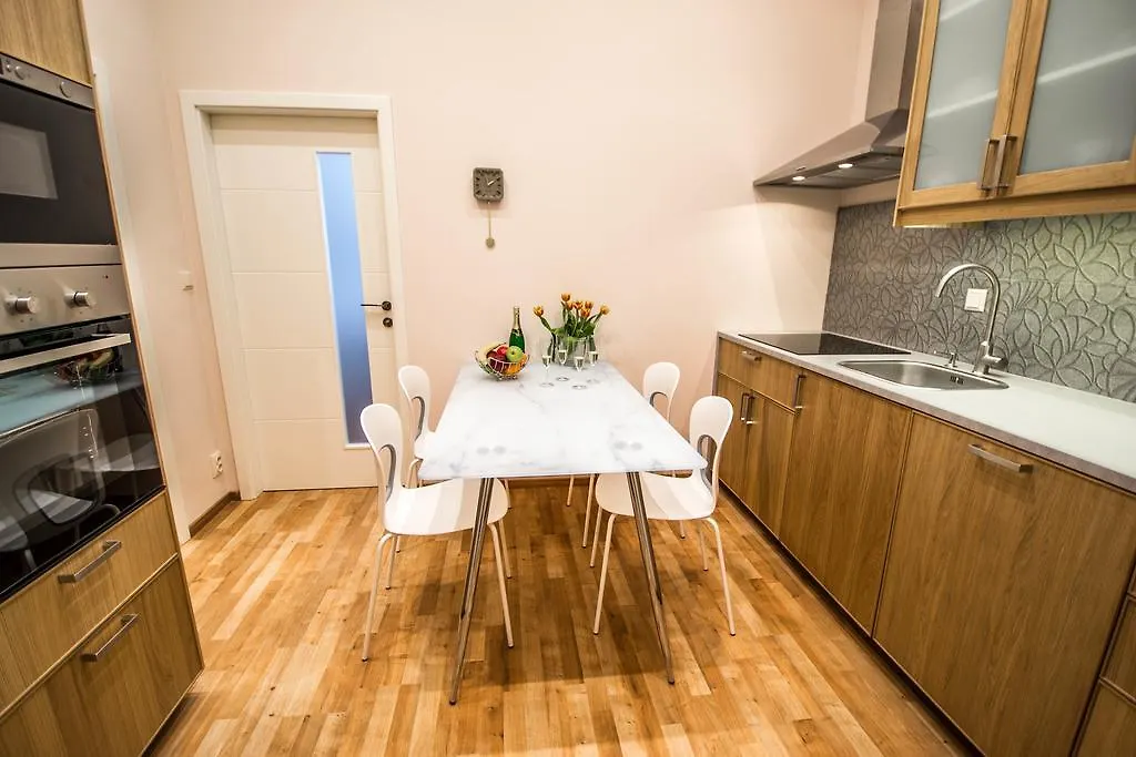 Bourgeois Apartment In Cultural Heritage Building By Ruterra Prague
